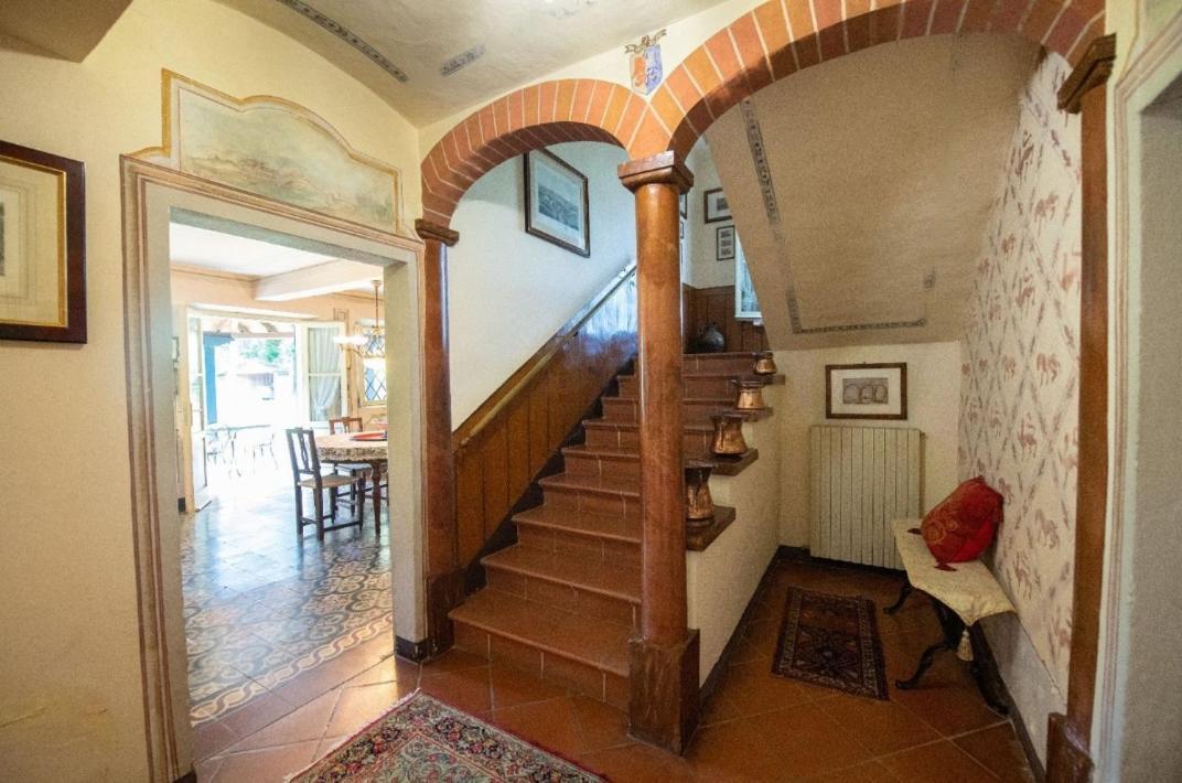 Villa Ottocentesca Immersa Nel Verde Montecavolo ภายนอก รูปภาพ